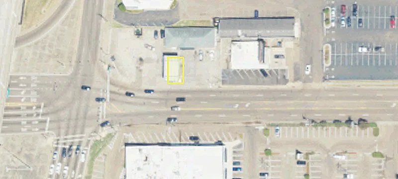 Established Shopping Center with Visibility