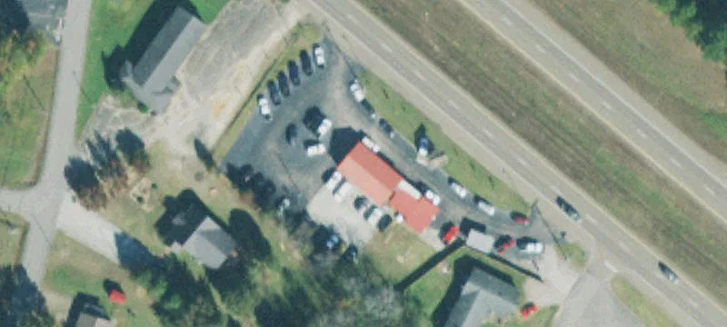Versatile Commercial Building on Highway