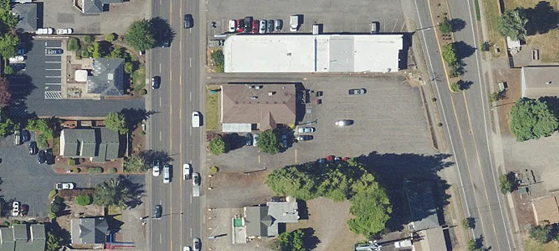 Keizer Commercial Lot with Restaurant