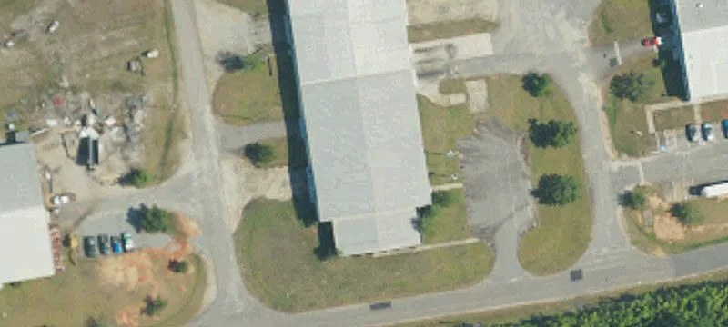 Industrial Building on 2.8 Acres