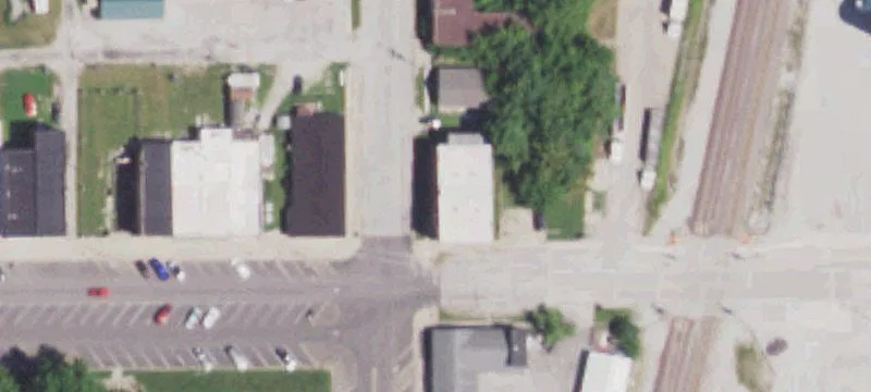 Spacious Commercial Building in Girard