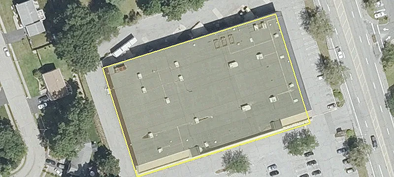 Retail Space in Crossroads Plaza