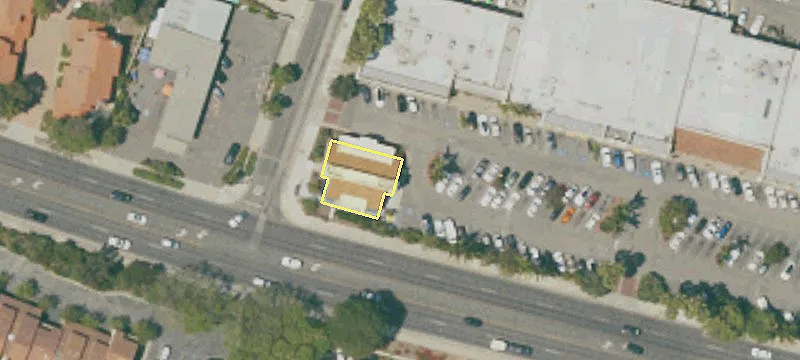 Vons Anchored Shopping Center Space