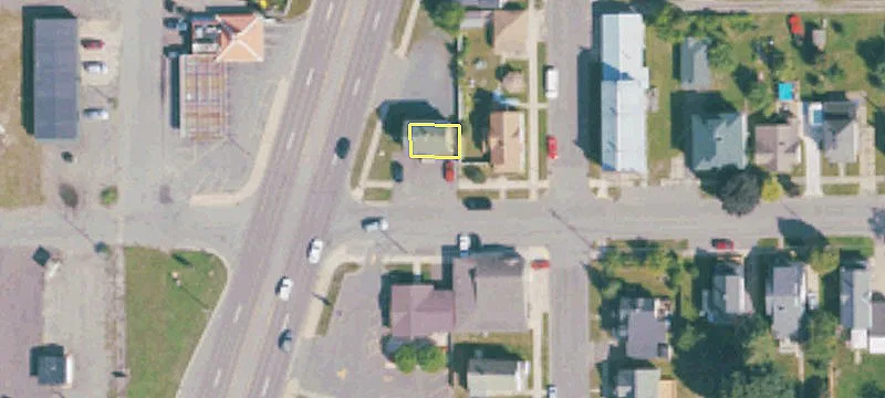 Office/Retail Building Prime Location