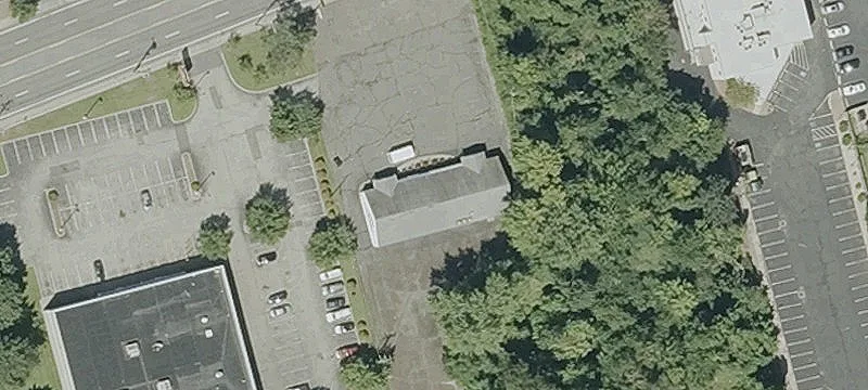 Commercial Building on 1.26 Acres