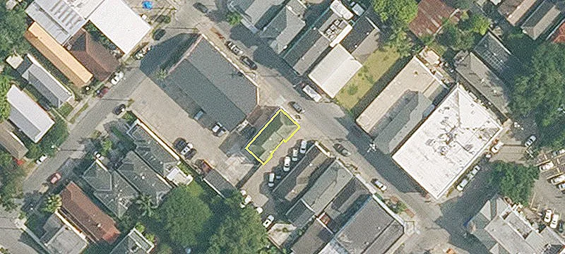 Income-Producing Commercial Property on Oak