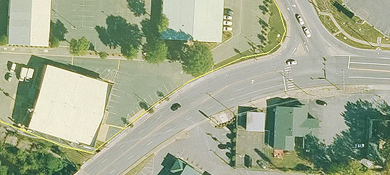 Land on Kanis Road