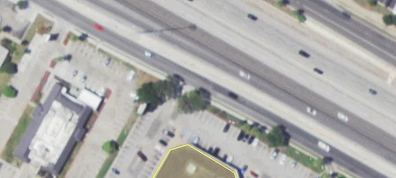 Restaurant Property in Retail Corridor