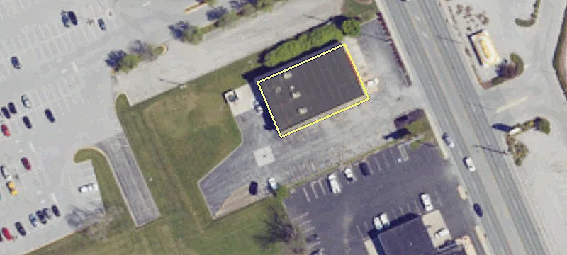 Retail Lot Near Shopping Mall