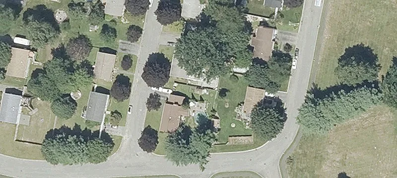 Commercial Building with Extra Lot