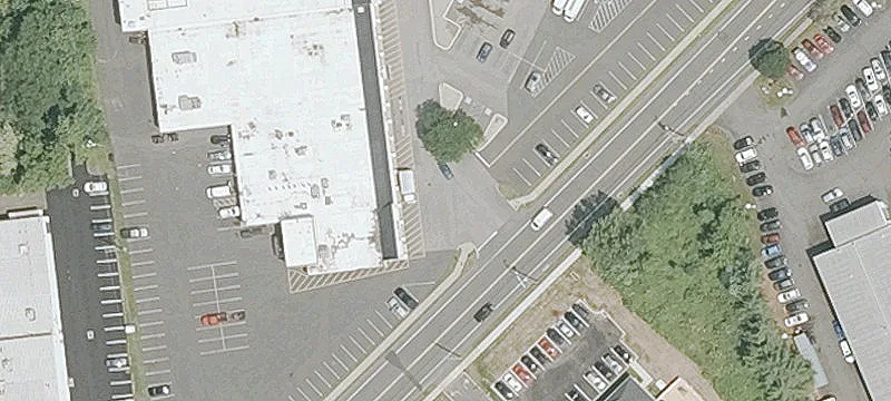 Berlin Retail/Medical/Entertainment Space For Lease