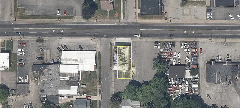 Renovated Mixed-Use Building For Sale