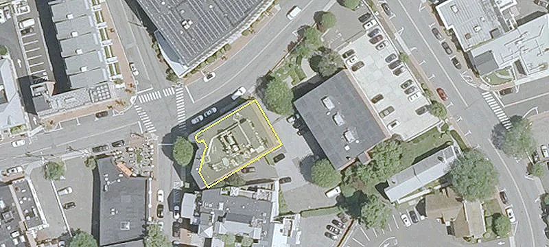 Office Space Near Train, Restaurants