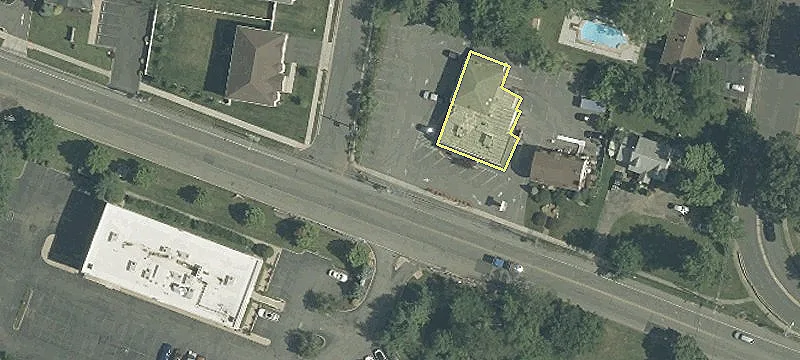 Oak Tree Road Prime Location