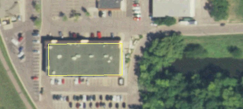 Updated Retail Space Near Mall