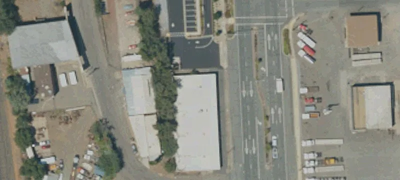 Spacious Commercial/Industrial Unit For Rent