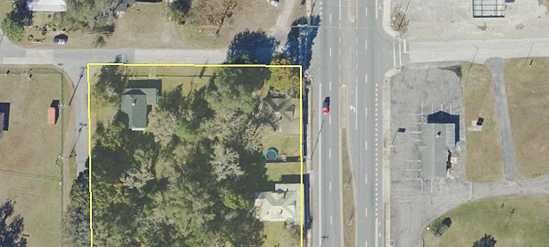 Freestanding Building on Corner Lot