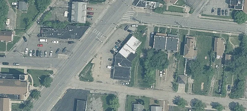 High-Visibility Automotive Garage on Cleveland