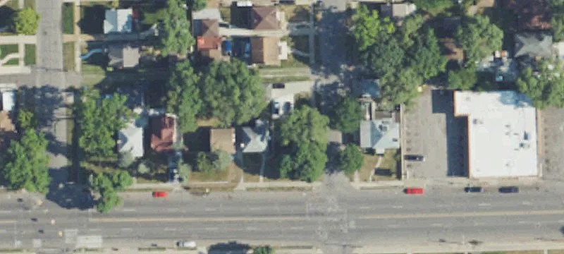 Freestanding Building on Seven Mile
