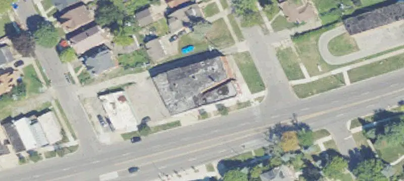 Detroit Commercial Building Near Grosse Pointe