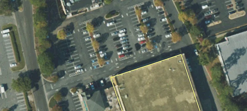 Restaurant Space in Vibrant Area