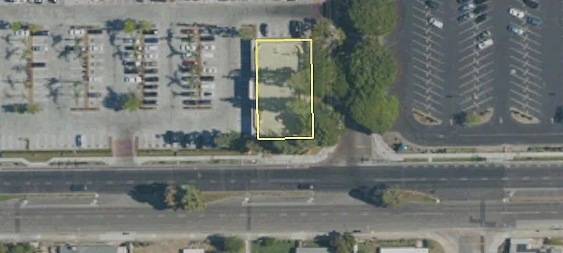 Retail Space in Del Amo Plaza