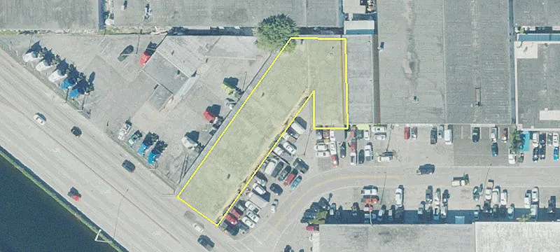Hialeah Warehouse with Transit Access