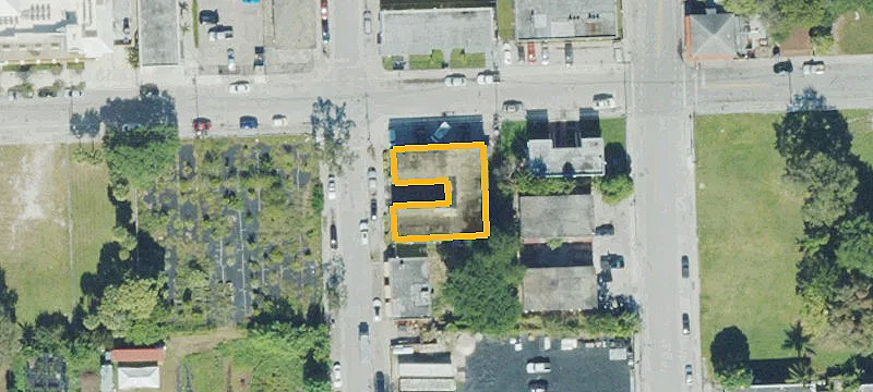 Downtown Miami Mini Market Building