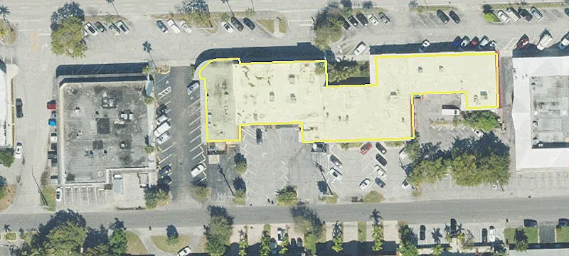 Commercial Building on Oakland Park