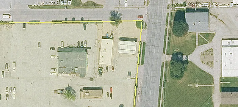 Prime Retail Location Near Mall