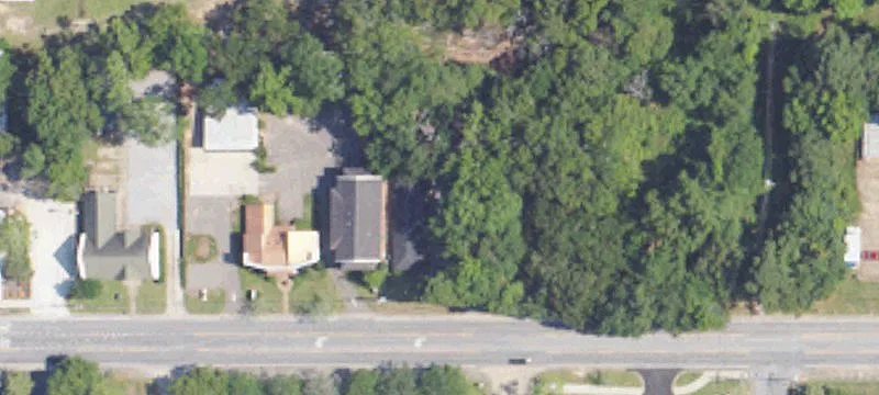 811 Daphne Ave