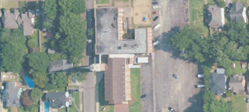 2000 Winona Ave