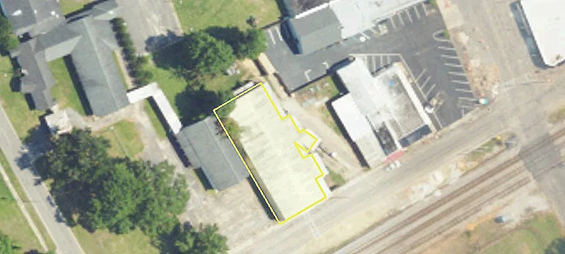106 Railroad St
