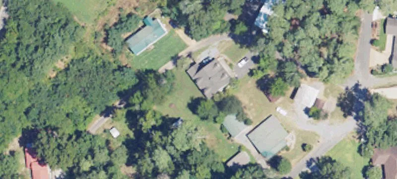 120 Lakeshore Dr