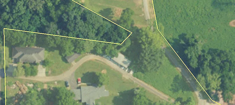 202 Twin Oaks Dr