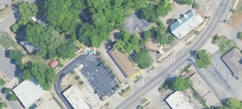 935 Main St