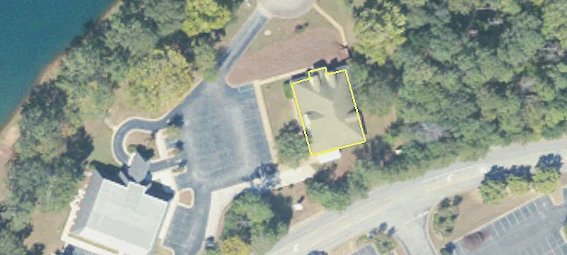 1800 Lakeside Cir