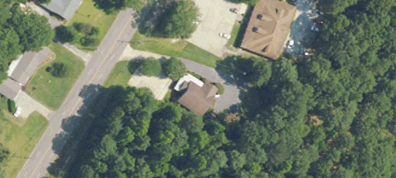 585 Claud Rd