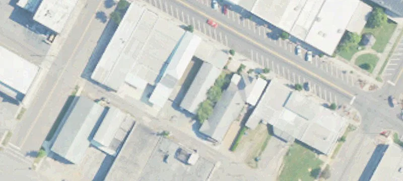 8121 Pkwy Dr