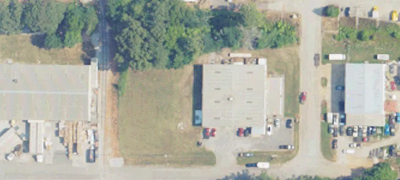 215 Wholesale NE Ave
