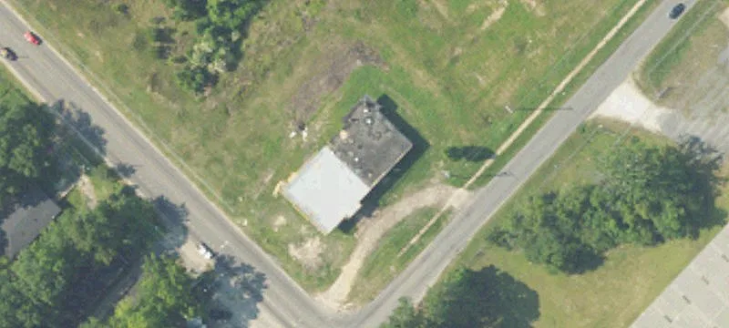 3104 Main St