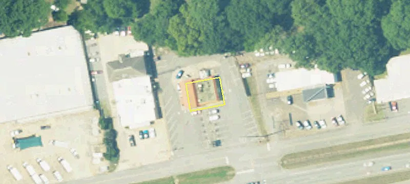 208 Skyland E Blvd
