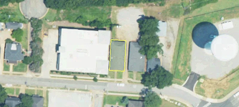 1004 Riverside Dr