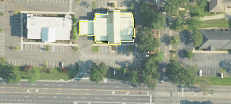 2526 Main St