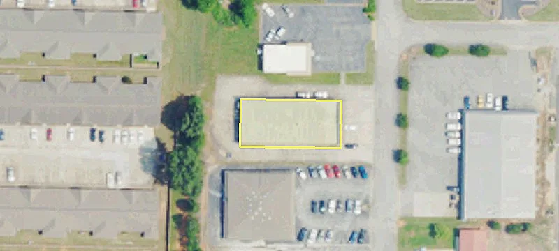 2809 Mall Dr