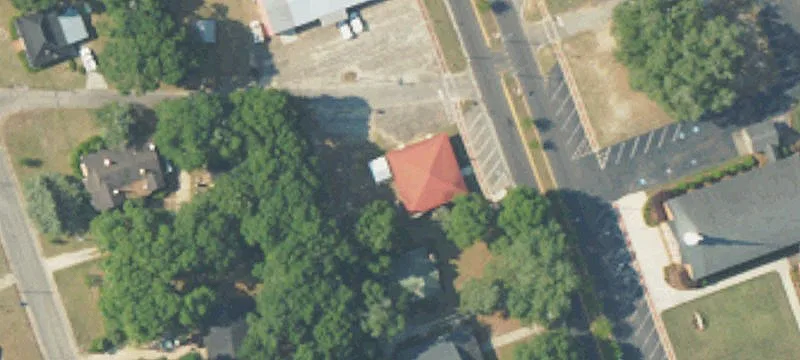 300 Commerce St