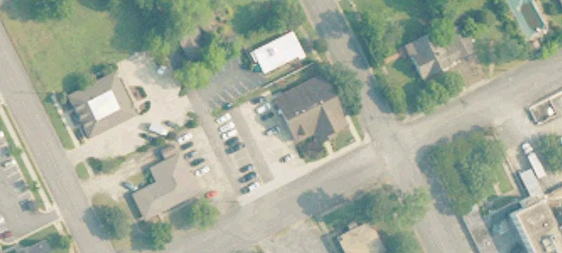 307 Elizabeth NE St