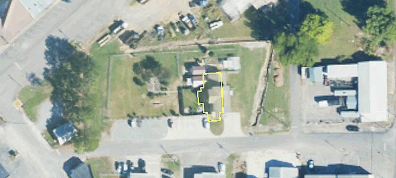 306 Railroad Ave
