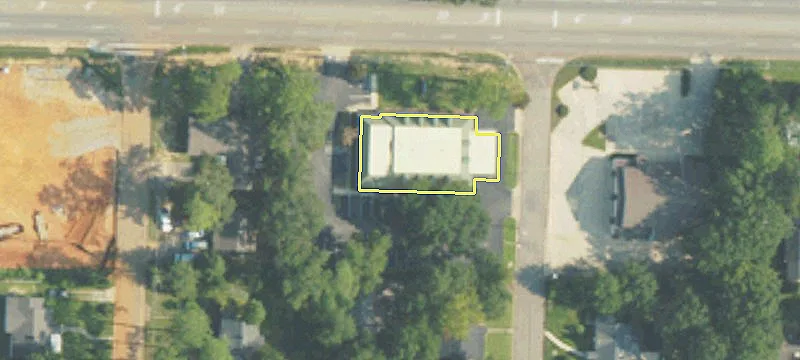 2115 Main St