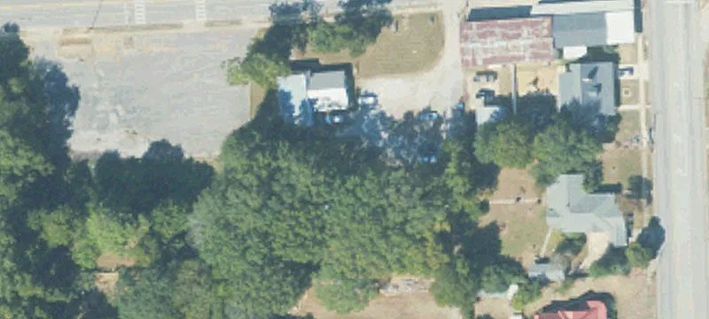 211 Memorial Dr